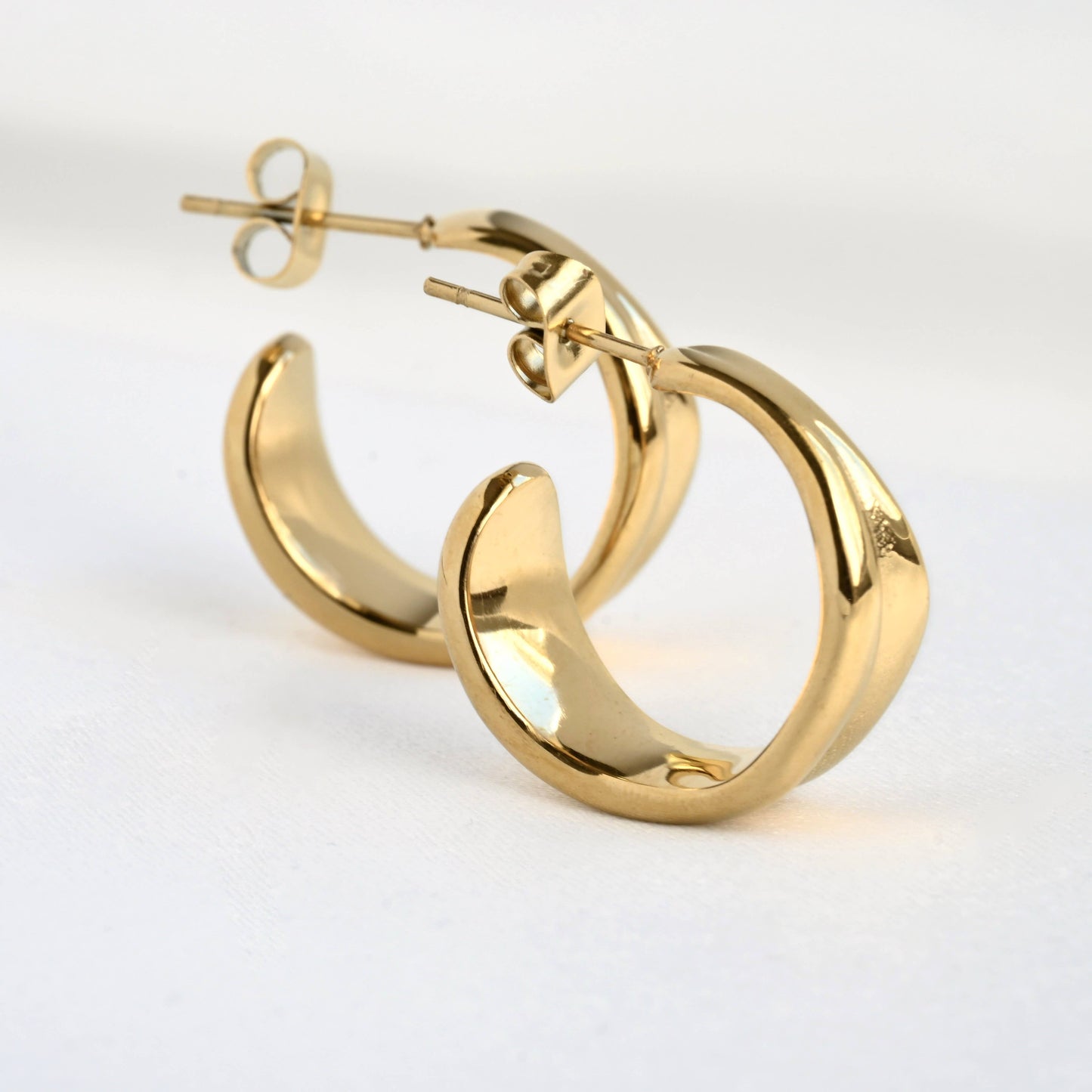 Daphne Hoop Earrings