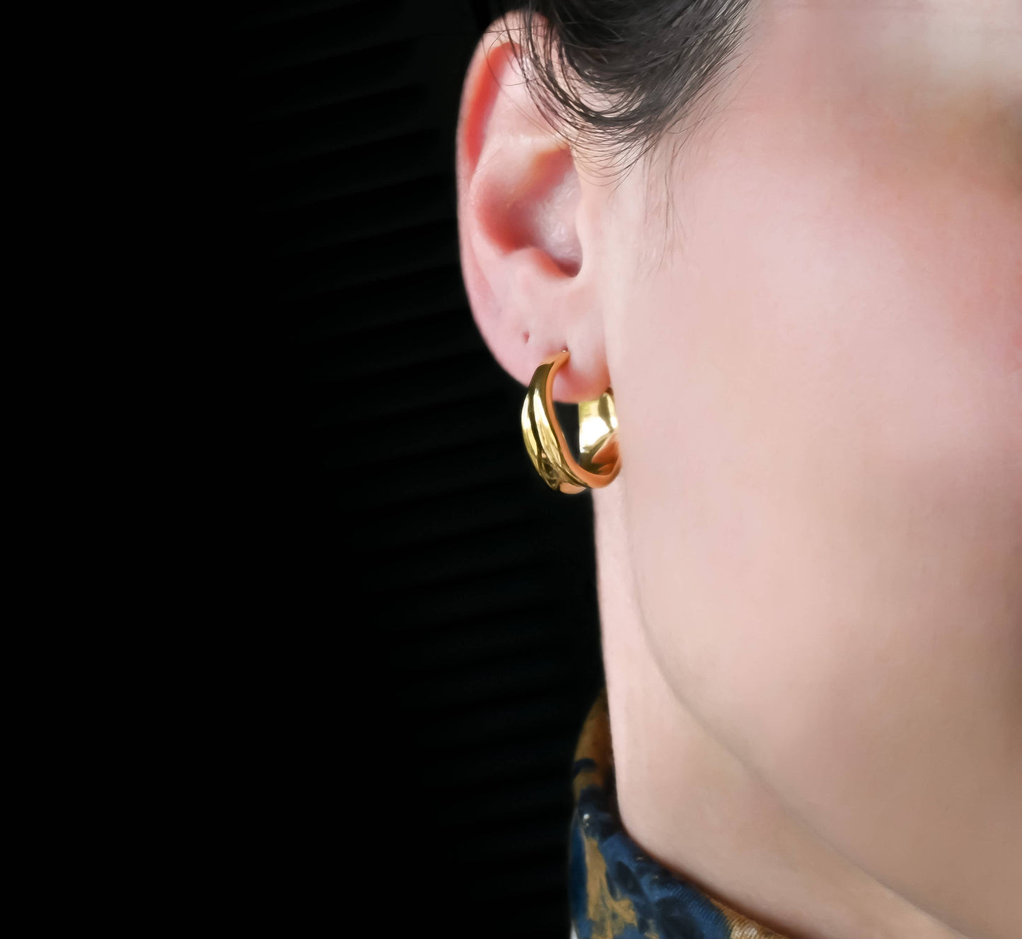 Daphne Hoop Earrings