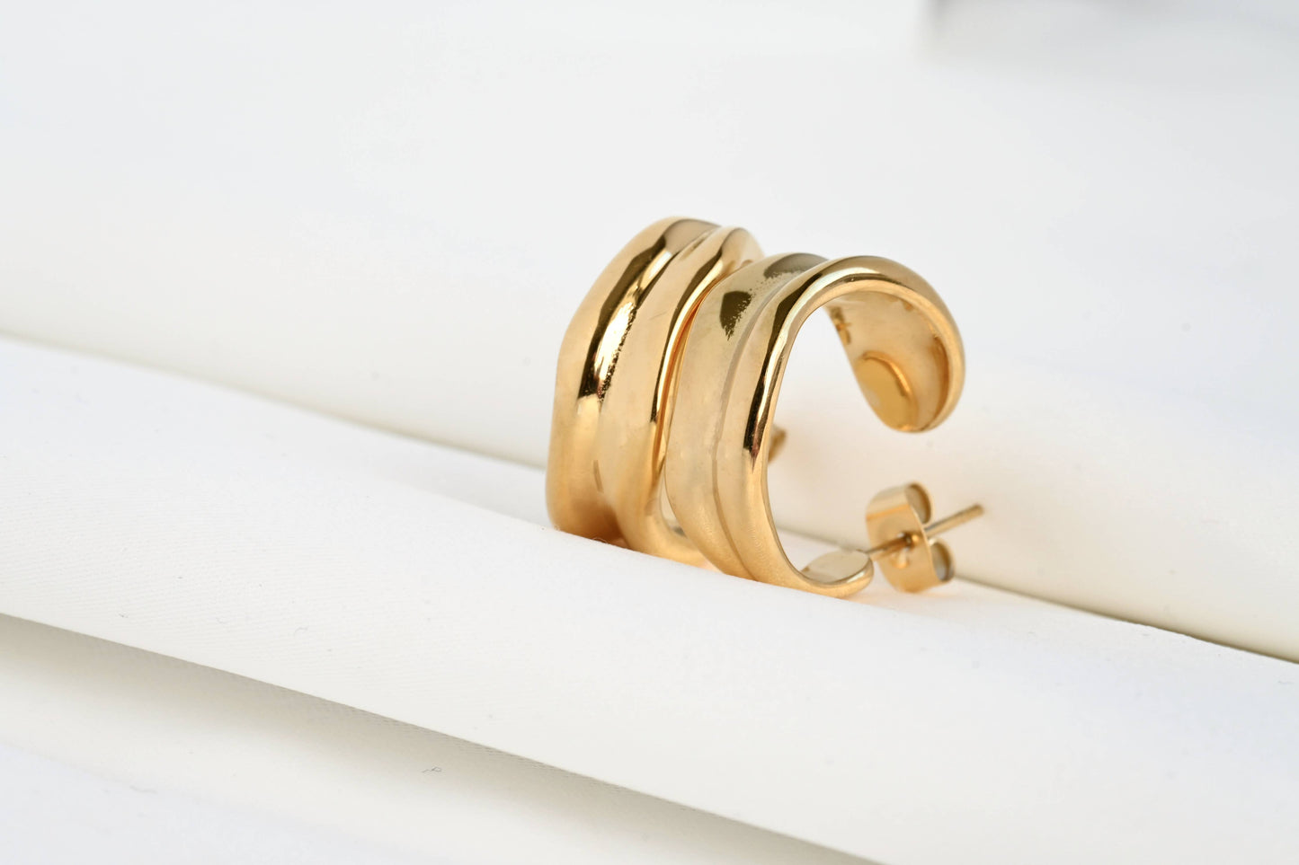 Daphne Hoop Earrings