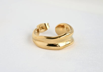 Daphne Hoop Earrings